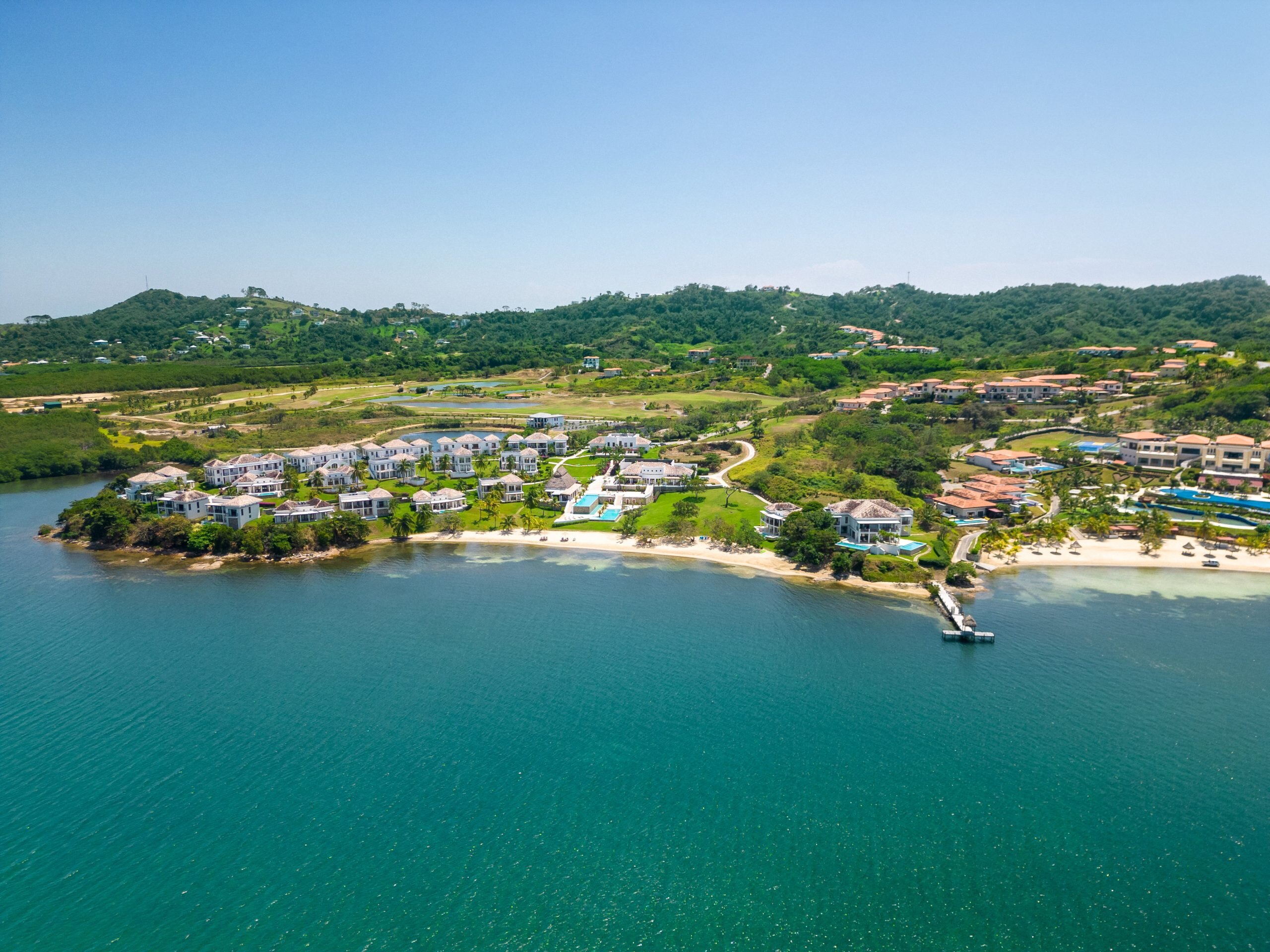 In 2022, the Pristine Bay Resort was incorporated into the Próspera ZEDE Special Economic Zone.